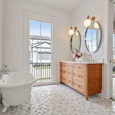 tile flooring in a bright Marrero bathroom